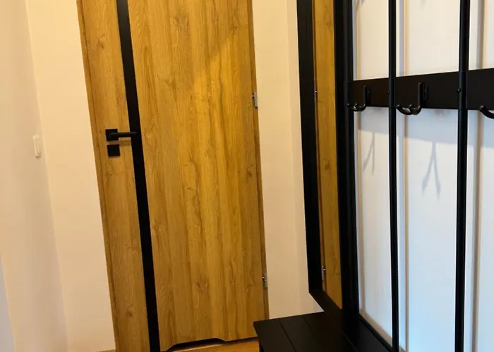 Between The Bridges 아파트